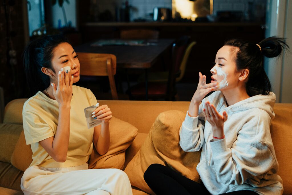difference between AM and PM skincare routines